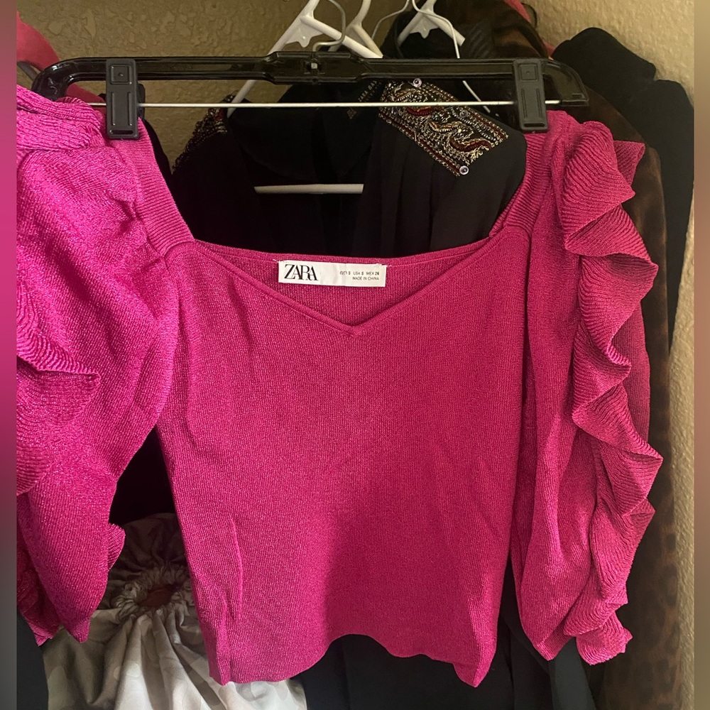 Zara Fuchsia Ruffle-Sleeve V-Neck Knit Top - Picture 3 of 3